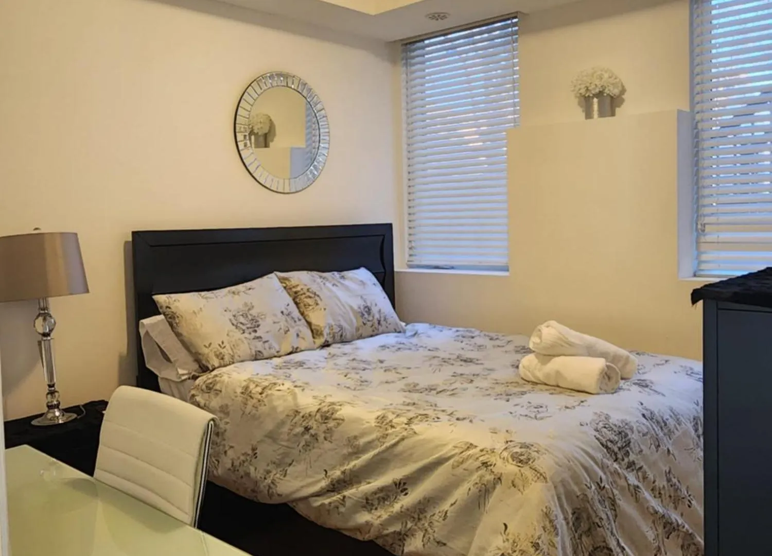 Beautiful Townhouse Near Yorkdale Mall, Wilson Subway تورونتو شقة